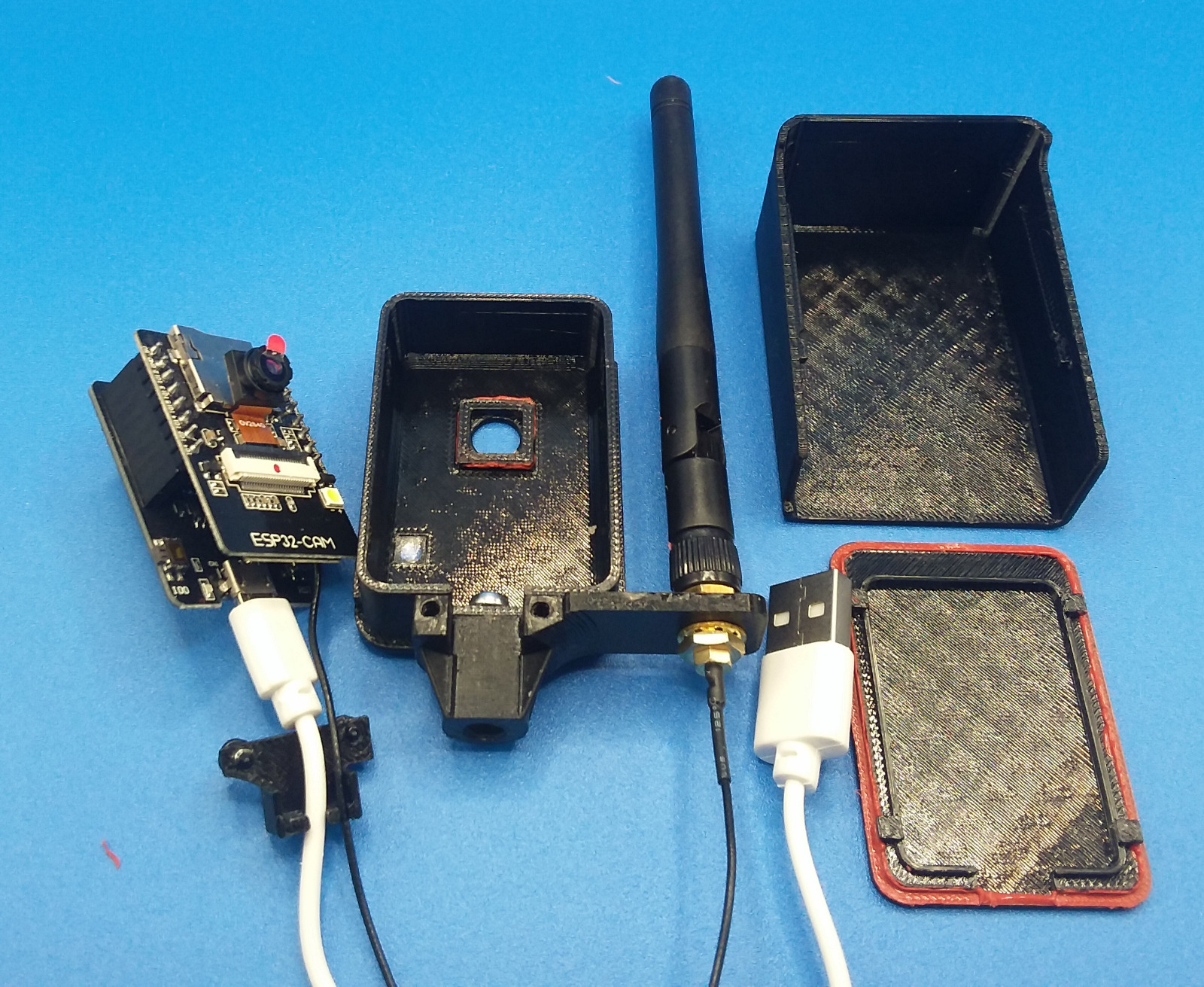 immagine di presentazione della ESP32-CAM come fornita dal produttore